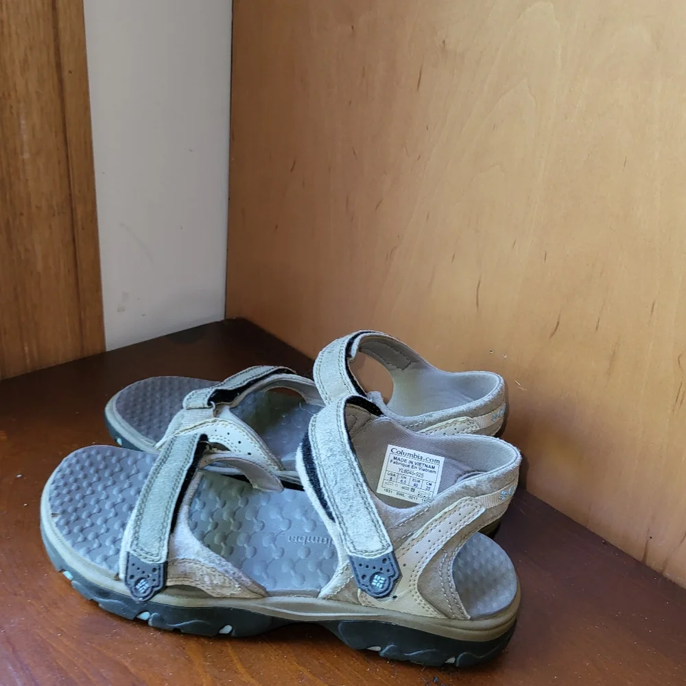 Columbia Light Tan Outdoor Hiking Sandals